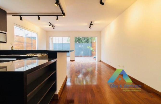 Imagem Casa com 3 Quartos à Venda, 300 m² em Morumbi - São Paulo Imagem Casa com 3 Quartos à Venda, 300 m² em Morumbi - São Paulo