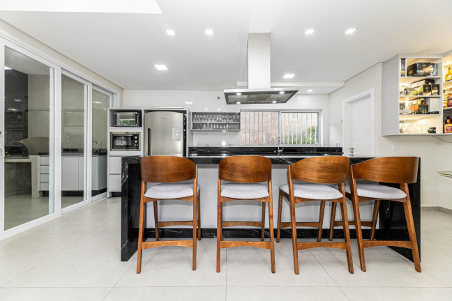 Imagem Casa com 1 Quarto à Venda, 290 m² em Santa Felicidade - Curitiba Imagem Casa com 1 Quarto à Venda, 290 m² em Santa Felicidade - Curitiba