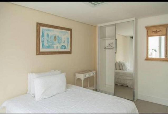 Imagem Casa com 6 Quartos à Venda, 1.111 m² em Florianópolis