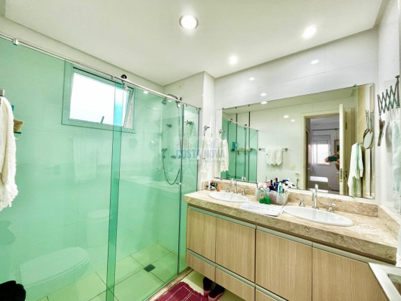 Imagem Apartamento com 3 Quartos à Venda, 135 m²