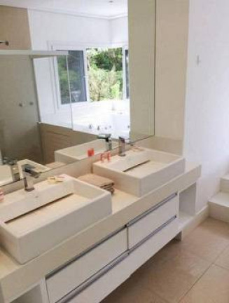 Imagem Casa com 6 Quartos à Venda, 1.111 m² em Florianópolis