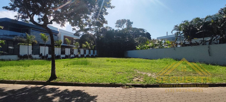 Terreno à Venda, 831 m² em Riviera De São Lourenço - Bertioga
