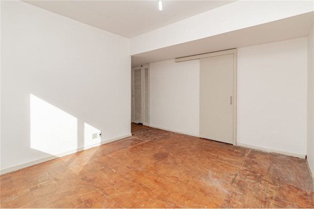 Imagem Imóvel com 3 Quartos à Venda, em Moinhos De Vento - Porto Alegre Imagem Imóvel com 3 Quartos à Venda, em Moinhos De Vento - Porto Alegre