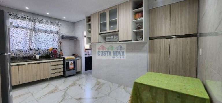 Imagem Casa com 6 Quartos à Venda, 279 m²
