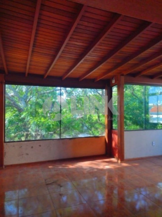 Imagem Imóvel com 3 Quartos à Venda, 214 m² em Jardim Lindóia - Porto Alegre Imagem Imóvel com 3 Quartos à Venda, 214 m² em Jardim Lindóia - Porto Alegre