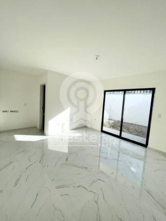 Imagem Casa com 4 Quartos à Venda, 248 m² em Urucunema - Eusébio Imagem Casa com 4 Quartos à Venda, 248 m² em Urucunema - Eusébio