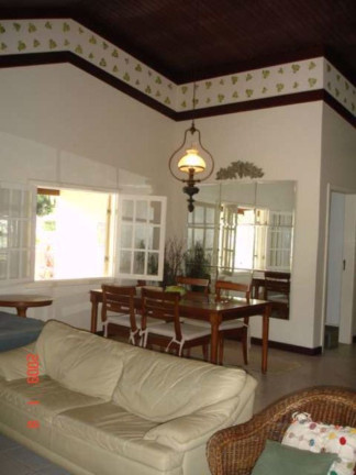 Imagem Casa com 5 Quartos à Venda, 200 m² em Estrada Do Coco - Lauro De Freitas Imagem Casa com 5 Quartos à Venda, 200 m² em Estrada Do Coco - Lauro De Freitas