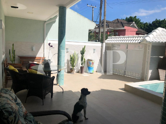 Imagem Casa com 4 Quartos à Venda, 200 m² em Vargem Pequena - Rio De Janeiro