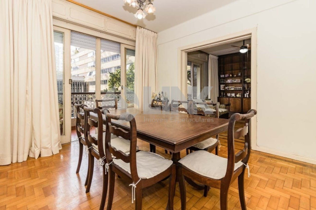 Imagem Apartamento com 3 Quartos à Venda, 190 m² em Rio Branco - Porto Alegre Imagem Apartamento com 3 Quartos à Venda, 190 m² em Rio Branco - Porto Alegre