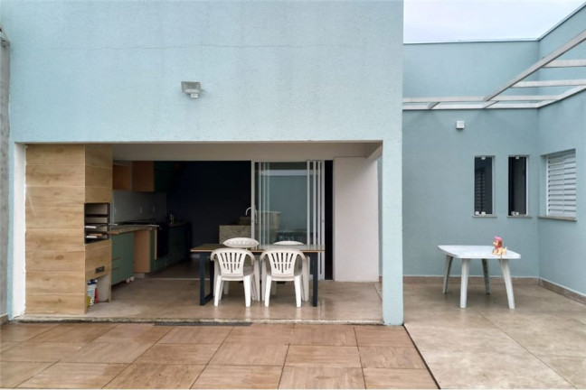 Imagem Casa com 2 Quartos à Venda, em Loteamento Residencial E Comercial Araguaia - Pindamonhangaba Imagem Casa com 2 Quartos à Venda, em Loteamento Residencial E Comercial Araguaia - Pindamonhangaba