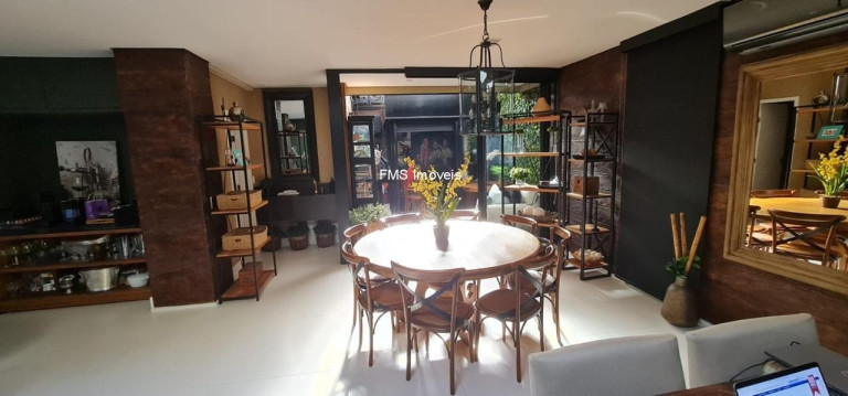 Imagem Casa com 4 Quartos à Venda, 340 m² em Morumbi - São Paulo Imagem Casa com 4 Quartos à Venda, 340 m² em Morumbi - São Paulo