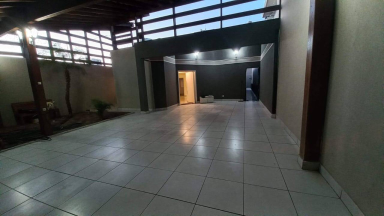 Imagem Casa com 3 Quartos à Venda, 250 m² em Jardim Paulista - Bauru Imagem Casa com 3 Quartos à Venda, 250 m² em Jardim Paulista - Bauru