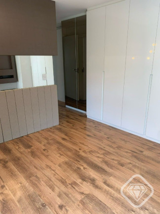 Imagem Apartamento com 3 Quartos à Venda, em Cristal - Porto Alegre Imagem Apartamento com 3 Quartos à Venda, em Cristal - Porto Alegre