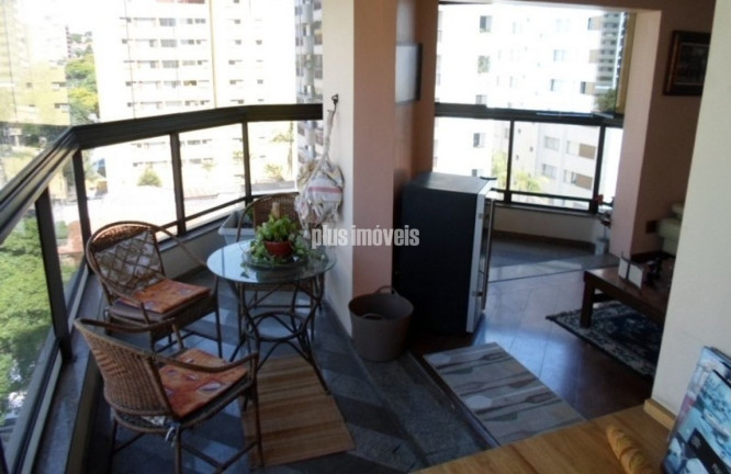 Imagem Apartamento com 4 Quartos à Venda, 200 m² em Moema - São Paulo Imagem Apartamento com 4 Quartos à Venda, 200 m² em Moema - São Paulo