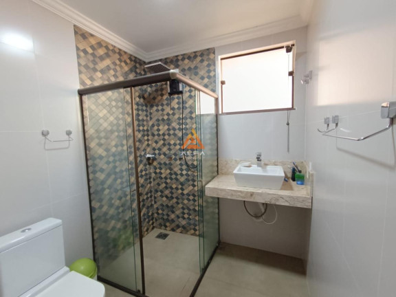 Imagem Casa com 4 Quartos à Venda, 300 m² Imagem Casa com 4 Quartos à Venda, 300 m²