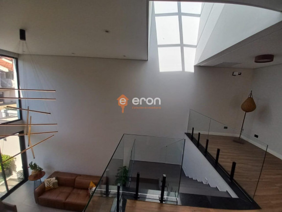 Imagem Casa com 3 Quartos à Venda, 377 m²