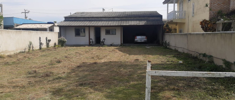 Imagem Casa com 1 Quarto à Venda, 92 m² em Unamar - Cabo Frio