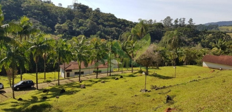 Imagem Chácara com 5 Quartos à Venda, 193.600 m² em Batatuba - Piracaia