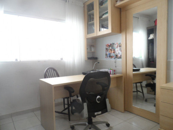 Imagem Casa com 5 Quartos à Venda, 220 m² Imagem Casa com 5 Quartos à Venda, 220 m²