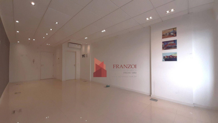 Imagem Sala Comercial para Alugar, 33 m² em Centro - Itajaí Imagem Sala Comercial para Alugar, 33 m² em Centro - Itajaí