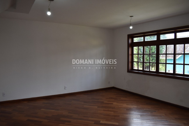 Imagem Casa com 4 Quartos à Venda, 190 m² em Região Do Alto Do Capivari - Campos Do Jordão Imagem Casa com 4 Quartos à Venda, 190 m² em Região Do Alto Do Capivari - Campos Do Jordão