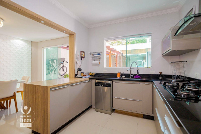 Imagem Sobrado com 4 Quartos à Venda, 209 m² em Portão - Curitiba