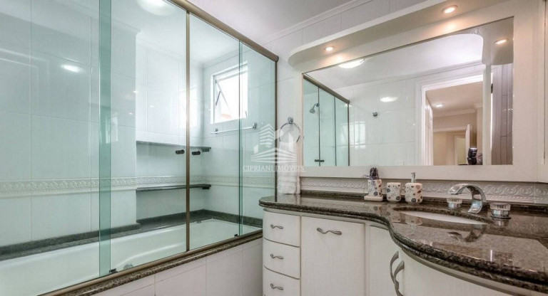 Imagem Apartamento com 3 Quartos à Venda, 182 m² em Centro - Balneário Camboriú