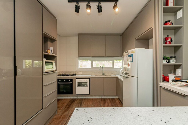 Imagem Casa de Condomínio com 3 Quartos à Venda, 438 m² em Pedra Redonda - Porto Alegre Imagem Casa de Condomínio com 3 Quartos à Venda, 438 m² em Pedra Redonda - Porto Alegre