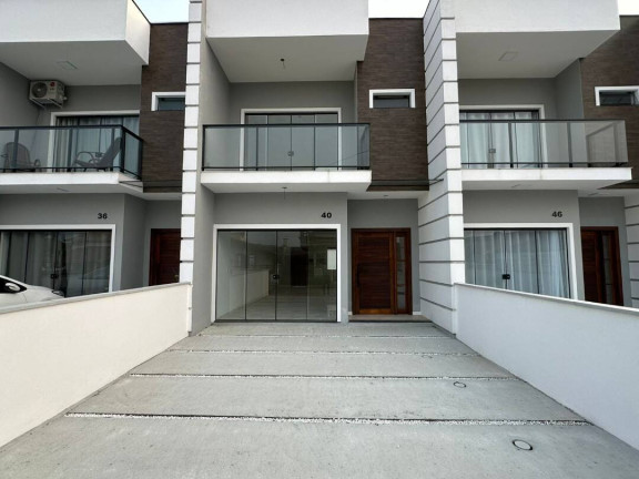Imagem Casa com 3 Quartos à Venda, 119 m² em Costeira - Balneário Barra Do Sul Imagem Casa com 3 Quartos à Venda, 119 m² em Costeira - Balneário Barra Do Sul