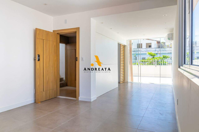 Imagem Cobertura com 3 Quartos à Venda, 237 m² em Copacabana - Rio De Janeiro Imagem Cobertura com 3 Quartos à Venda, 237 m² em Copacabana - Rio De Janeiro