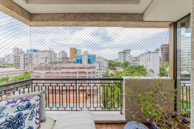 Imagem Imóvel com 3 Quartos à Venda, 161 m² em Moinhos De Vento - Porto Alegre Imagem Imóvel com 3 Quartos à Venda, 161 m² em Moinhos De Vento - Porto Alegre