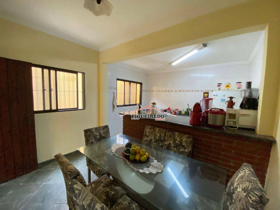 Imagem Casa com 4 Quartos à Venda, 180 m² em Nova Mirim - Praia Grande Imagem Casa com 4 Quartos à Venda, 180 m² em Nova Mirim - Praia Grande