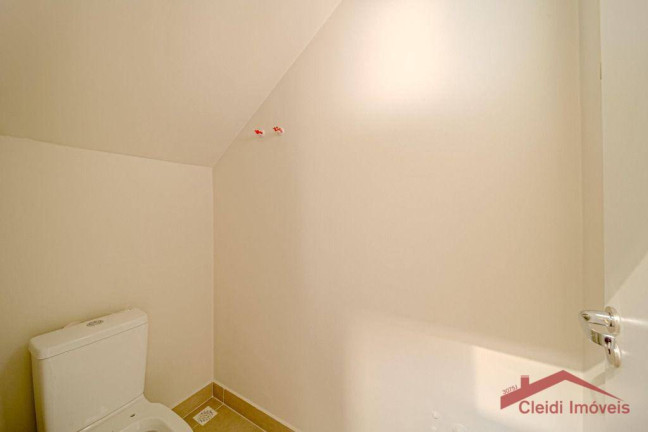 Imagem Casa com 3 Quartos à Venda, 161 m² em Saguaçu - Joinville Imagem Casa com 3 Quartos à Venda, 161 m² em Saguaçu - Joinville
