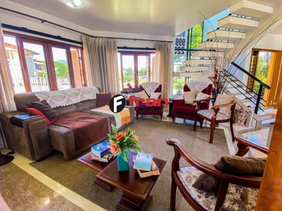 Imagem Casa com 3 Quartos à Venda, 450 m² em Córrego Grande - Florianópolis