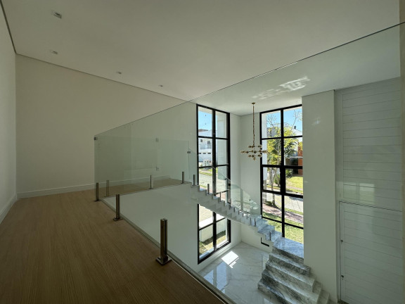 Casa de Condomínio com 3 Quartos à Venda, 291 m² em Tomazetti - Santa Maria