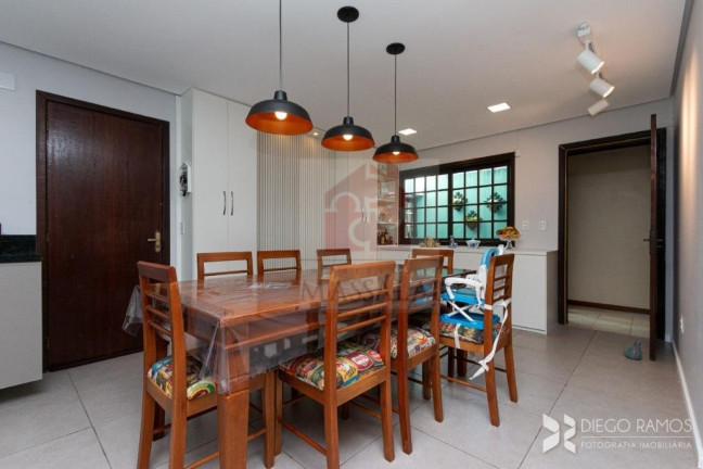 Imagem Casa com 3 Quartos à Venda, 330 m² em Ipanema - Porto Alegre Imagem Casa com 3 Quartos à Venda, 330 m² em Ipanema - Porto Alegre