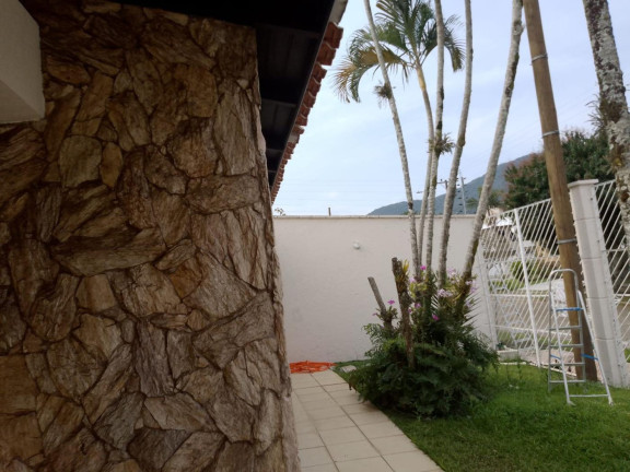Imagem Casa com 3 Quartos à Venda, 195 m² em Itacorubi - Florianópolis Imagem Casa com 3 Quartos à Venda, 195 m² em Itacorubi - Florianópolis