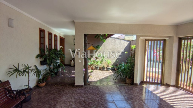 Imagem Casa com 4 Quartos à Venda, 250 m² em Independência - Ribeirão Preto Imagem Casa com 4 Quartos à Venda, 250 m² em Independência - Ribeirão Preto