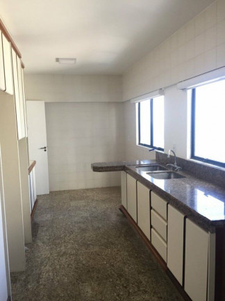 Imagem Apartamento com 3 Quartos à Venda, 180 m² em Centro - Balneário Camboriú