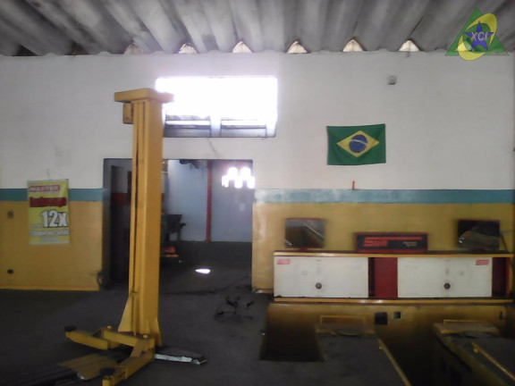 Galpão à Venda ou Locação, 325 m² em Vila Aeroporto - Campinas