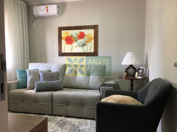 Imagem Casa com 2 Quartos à Venda, 70 m² em Centro - Tijucas Imagem Casa com 2 Quartos à Venda, 70 m² em Centro - Tijucas