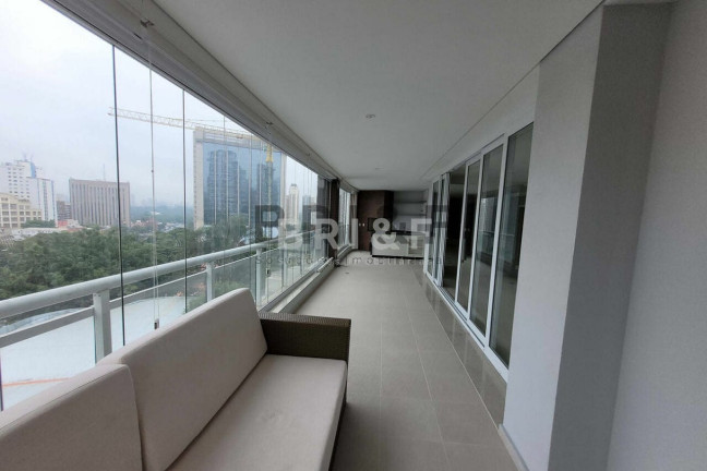 Apartamento com 3 Quartos para Alugar, 170 m² em Paraíso - São Paulo