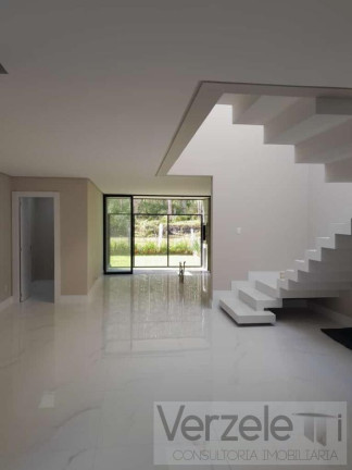 Imagem Casa com 2 Quartos à Venda, 182 m² em São Francisco De Assis - Camboriú