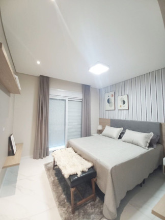 Imagem Sobrado com 3 Quartos à Venda, 153 m² em Camobi - Santa Maria