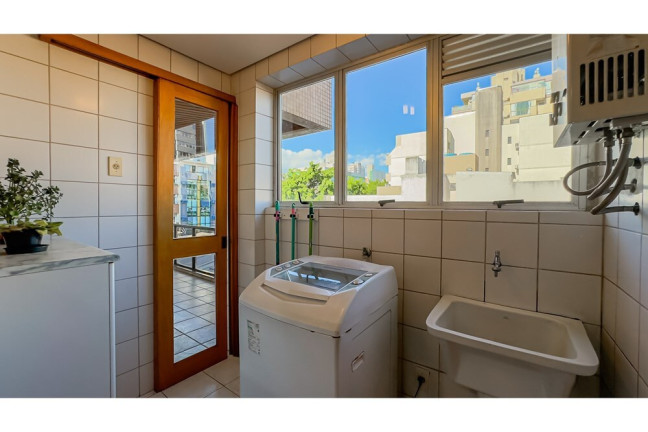 Imagem Imóvel com 3 Quartos à Venda, 121 m² em Auxiliadora - Porto Alegre Imagem Imóvel com 3 Quartos à Venda, 121 m² em Auxiliadora - Porto Alegre