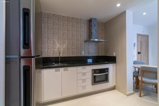 Imagem Apartamento com 2 Quartos à Venda, 68 m² em Copacabana - Rio De Janeiro