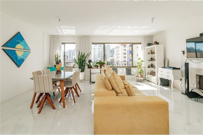 Imagem Apartamento com 3 Quartos à Venda, 123 m² em Petrópolis - Porto Alegre