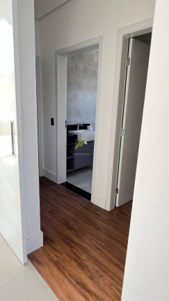 Imagem Casa de Condomínio com 3 Quartos à Venda, 350 m²