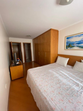 Imagem Casa com 7 Quartos à Venda, 450 m² em Jardim Iva - São Paulo