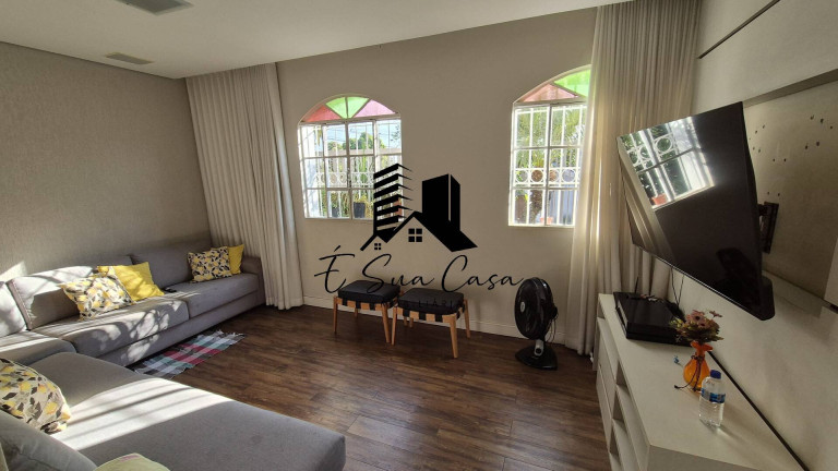 Imagem Casa com 5 Quartos à Venda, 240 m² em Ouro Preto - Belo Horizonte Imagem Casa com 5 Quartos à Venda, 240 m² em Ouro Preto - Belo Horizonte